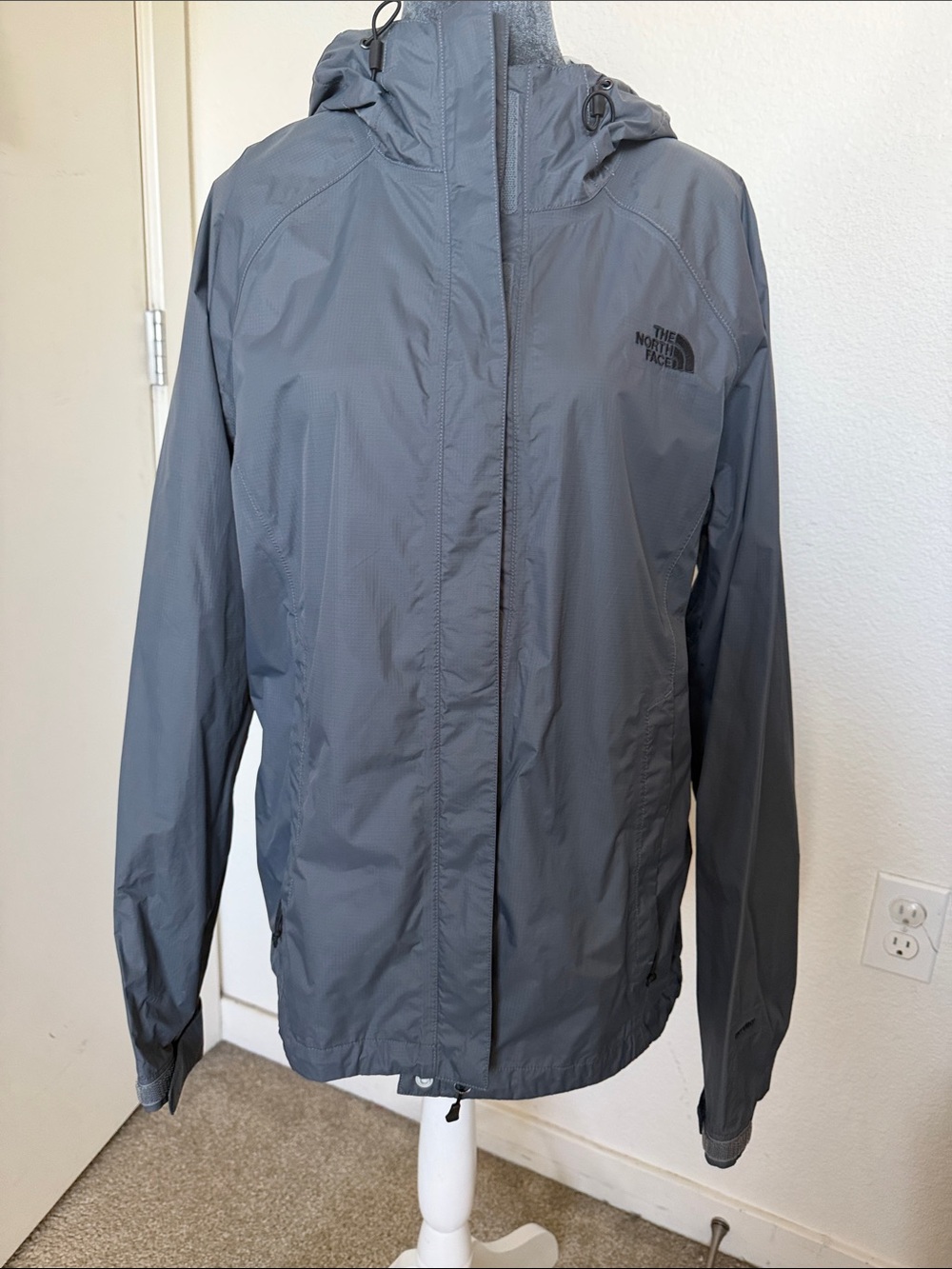 The North Face Women's Gray Hooded Waterproof Shell Rain Jacket